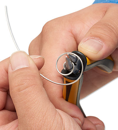 Pliers spiraling wire